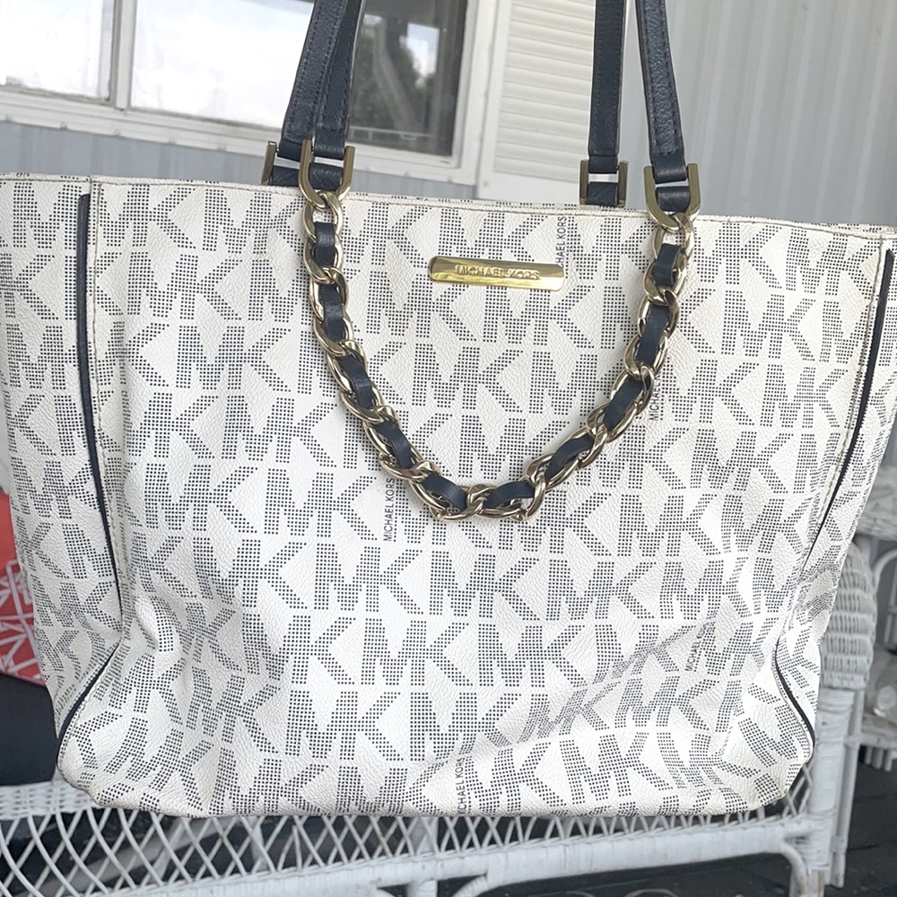 Michael Kors purse